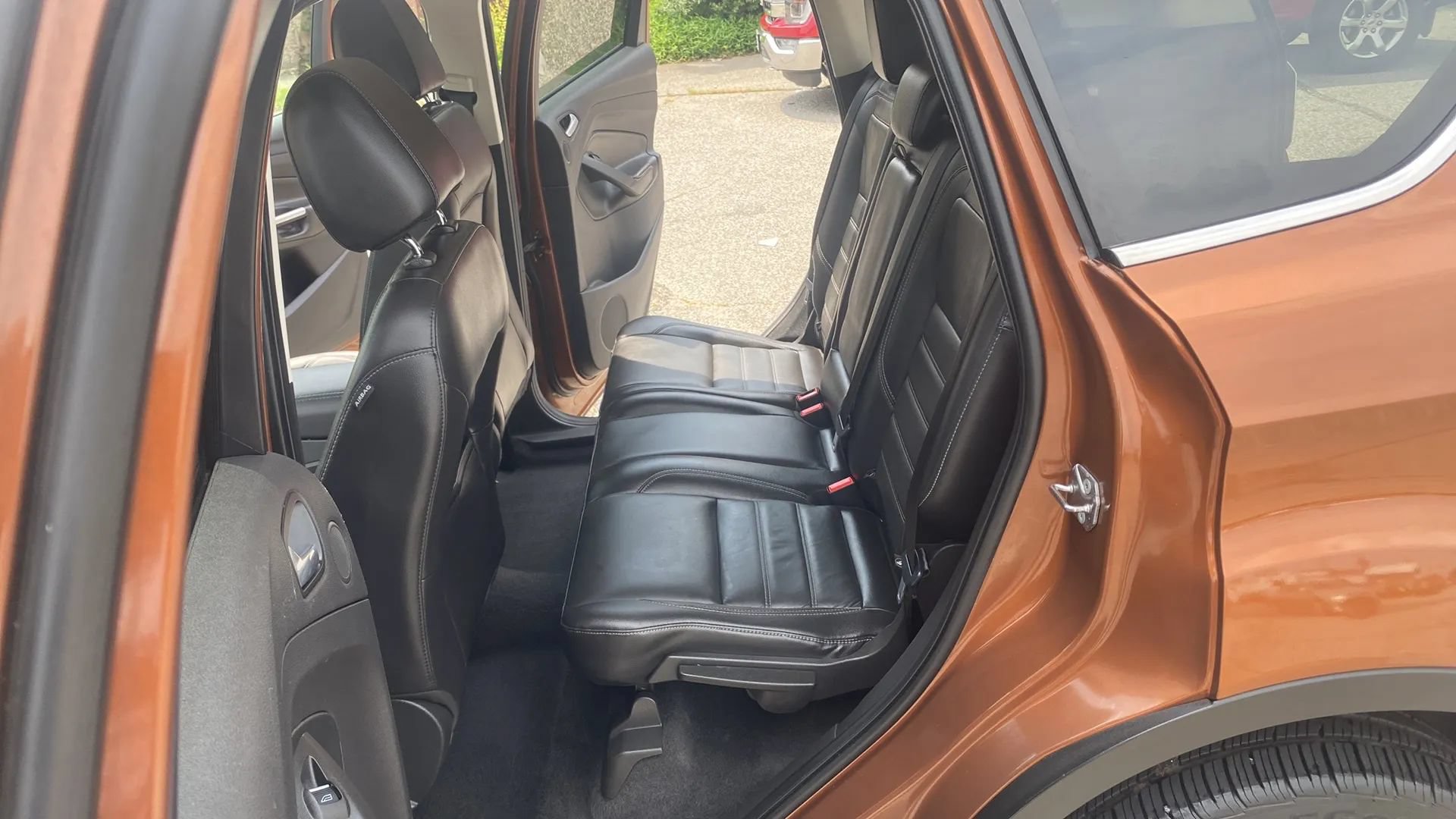Used 2017 Ford Escape SE w/ SE Leather Comfort Package AWD/4WD image 13