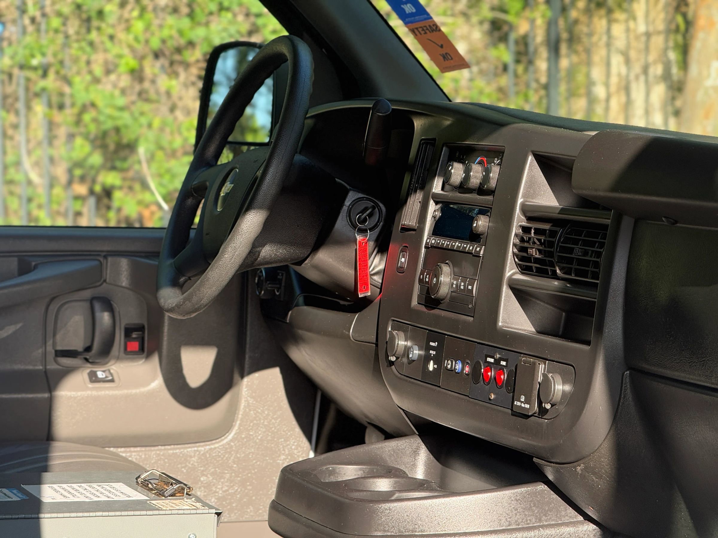 Used 2015 Chevrolet Express 2500 image 25