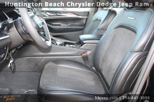 Used 2023 Jeep Grand Cherokee Trailhawk image 38