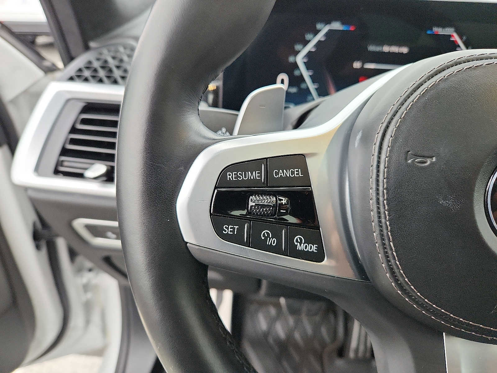 Certified 2024 BMW X7 xDrive40i w/ M Sport Package image 19