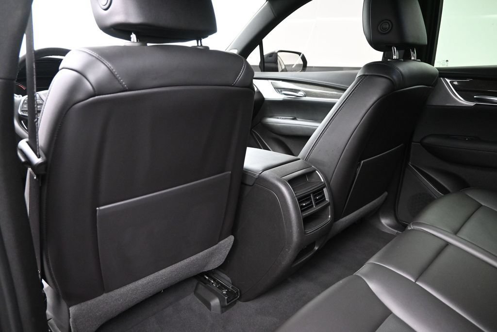 Certified 2022 Cadillac XT5 Sportv w/ LPO, Floor Liner Package AWD/4WD image 12