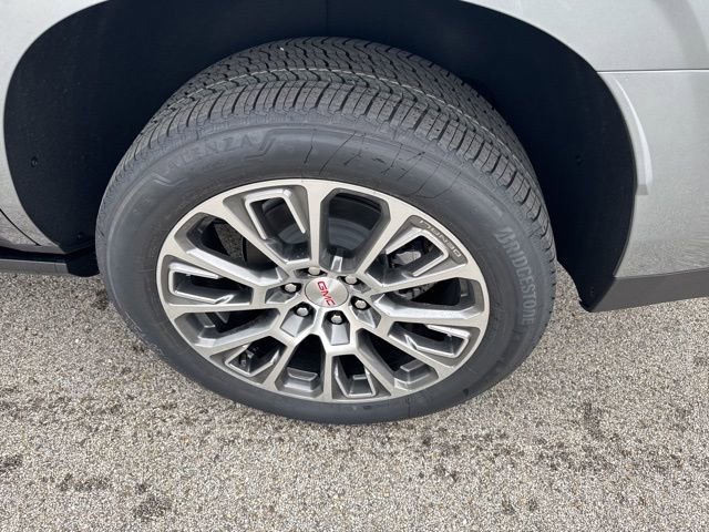 New 2026 GMC Yukon Denali w/ Denali Reserve Package AWD/4WD image 9