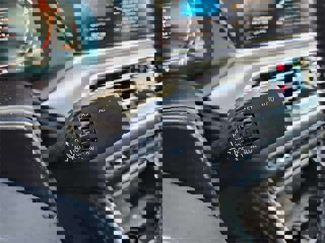 Used 2023 BMW X6 xDrive40i w/ Executive Package image 25