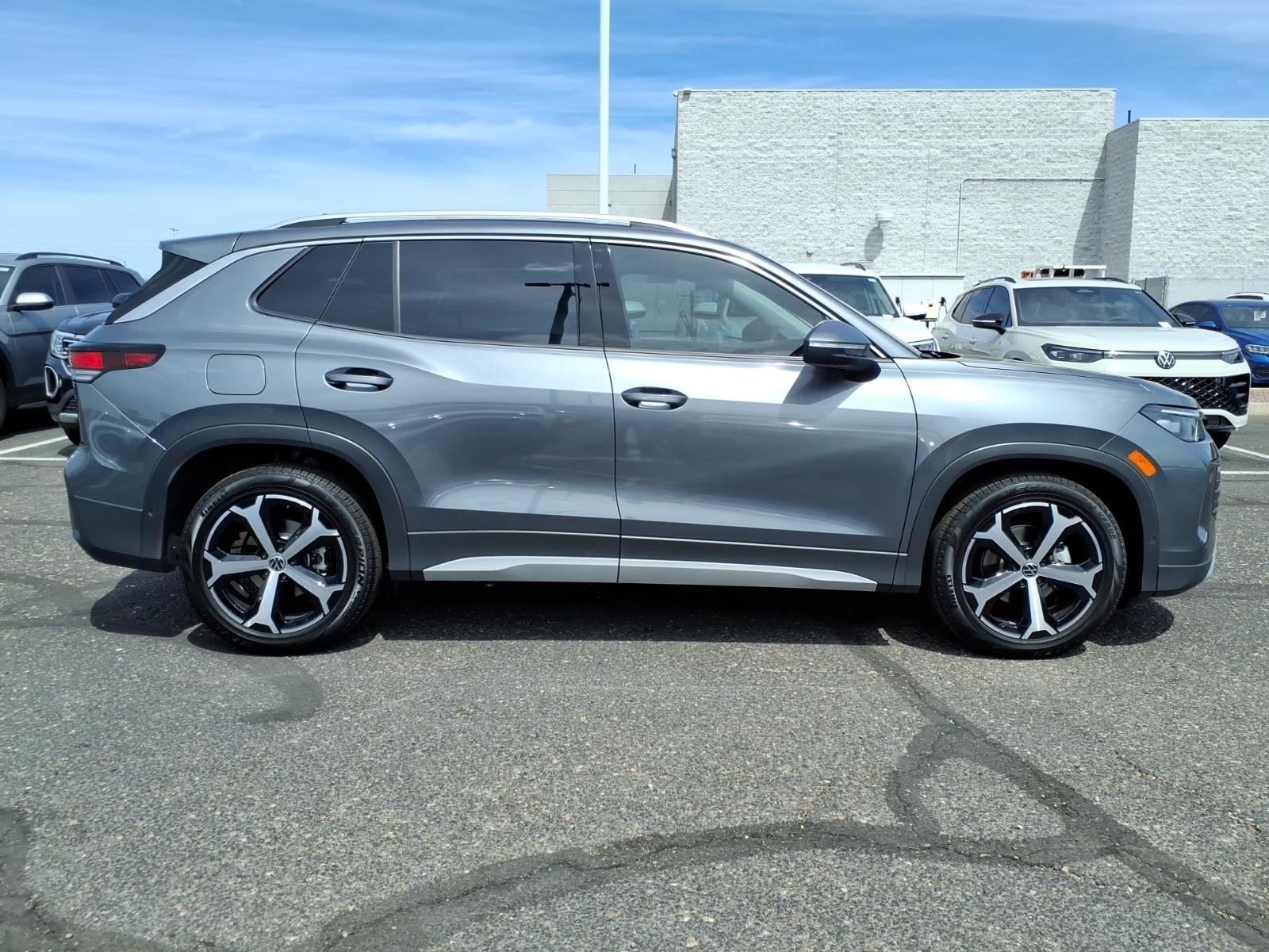 New 2026 Volkswagen Tiguan SE image 5