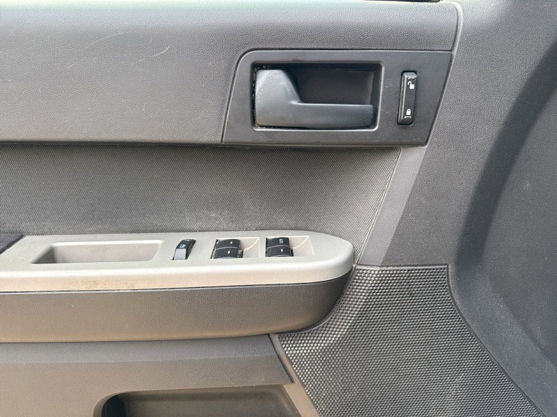 Used 2011 Ford Escape XLT image 18
