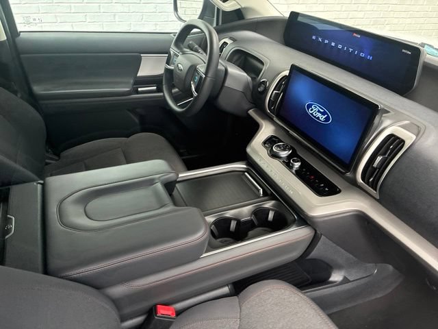 Used 2025 Ford Expedition Active RWD image 48