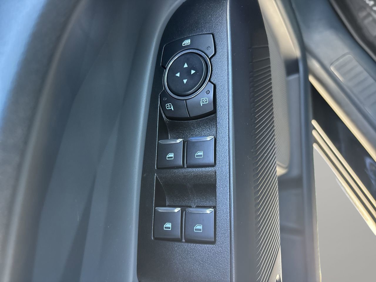 Used 2025 Ford Maverick Lobo image 18