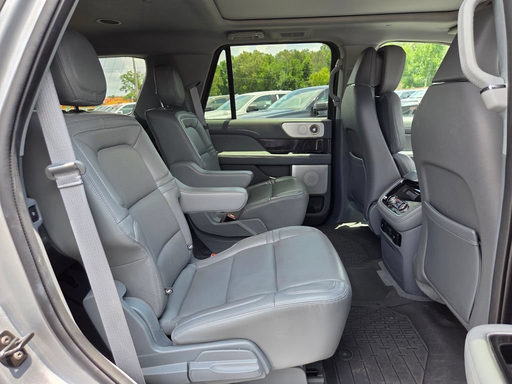 Used 2020 Lincoln Navigator Reserve w/ Luxury Package AWD/4WD image 22