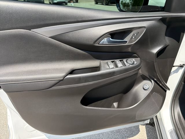 Used 2025 Buick Envista Sport Touring FWD image 17
