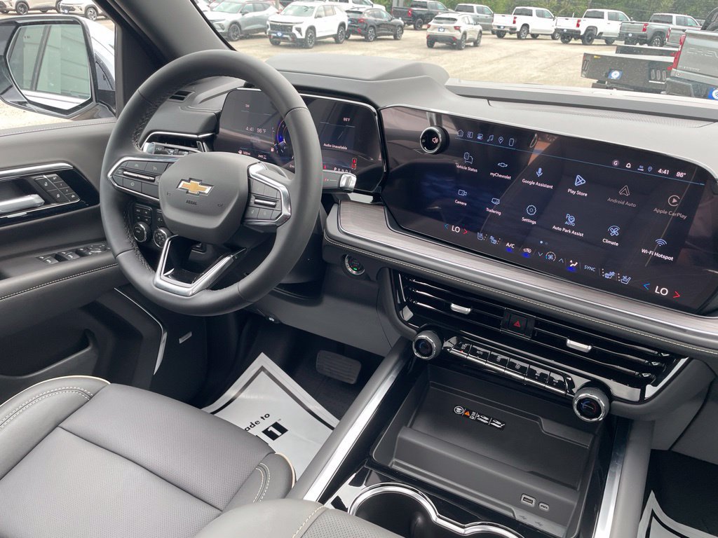 New 2026 Chevrolet Suburban Premier AWD/4WD image 34