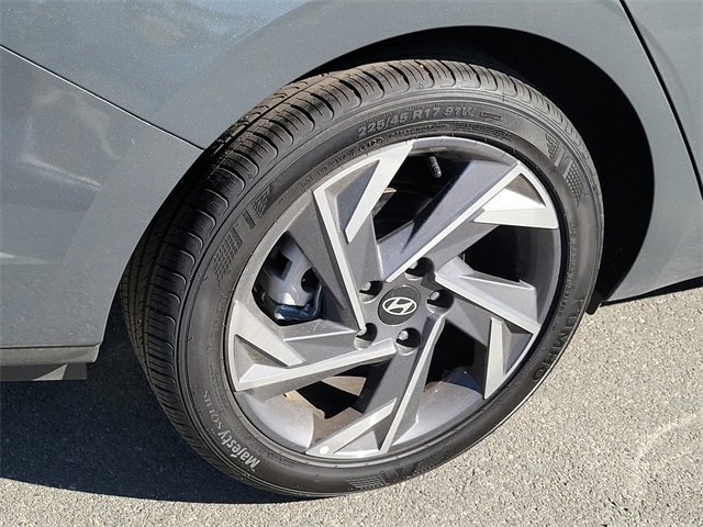 Used 2025 Hyundai Elantra Sport image 23