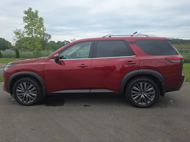 Used 2023 Nissan Pathfinder SL w/ SL Premium Package AWD/4WD image 16