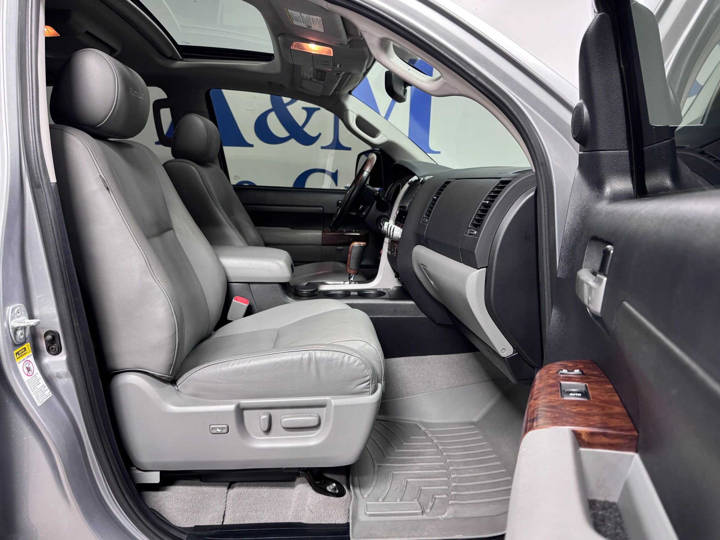 Used 2010 Toyota Tundra Limited AWD/4WD image 11