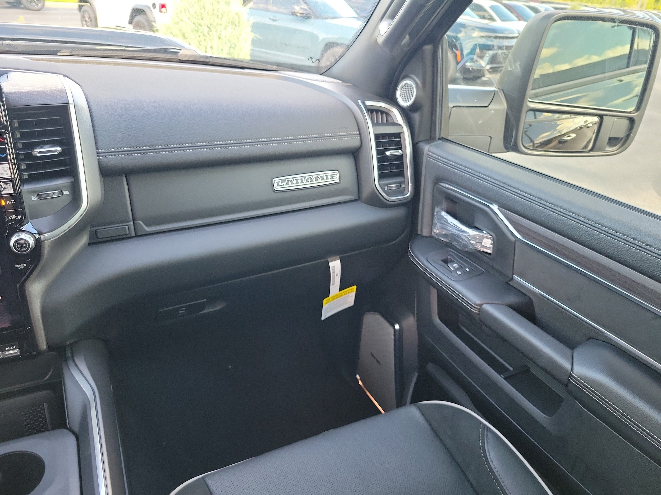 New 2027 RAM 3500 Laramie AWD/4WD image 14