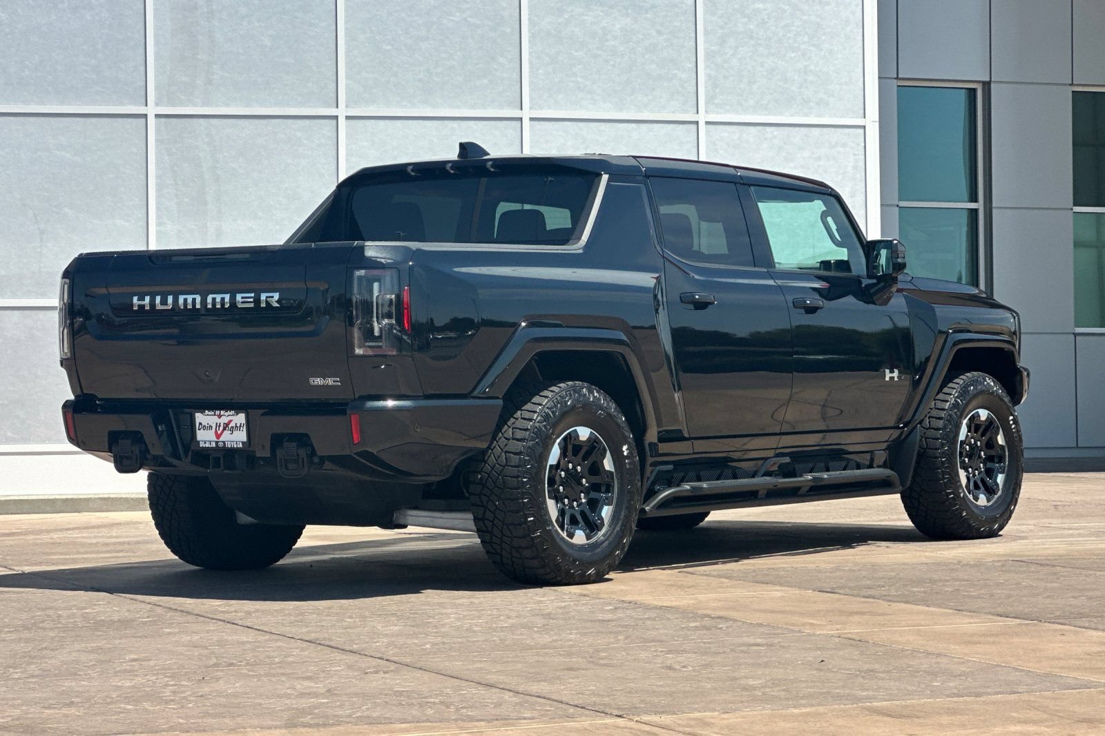 Used 2025 GMC Hummer EV 2X w/ Extreme Off-Road Package AWD/4WD image 4