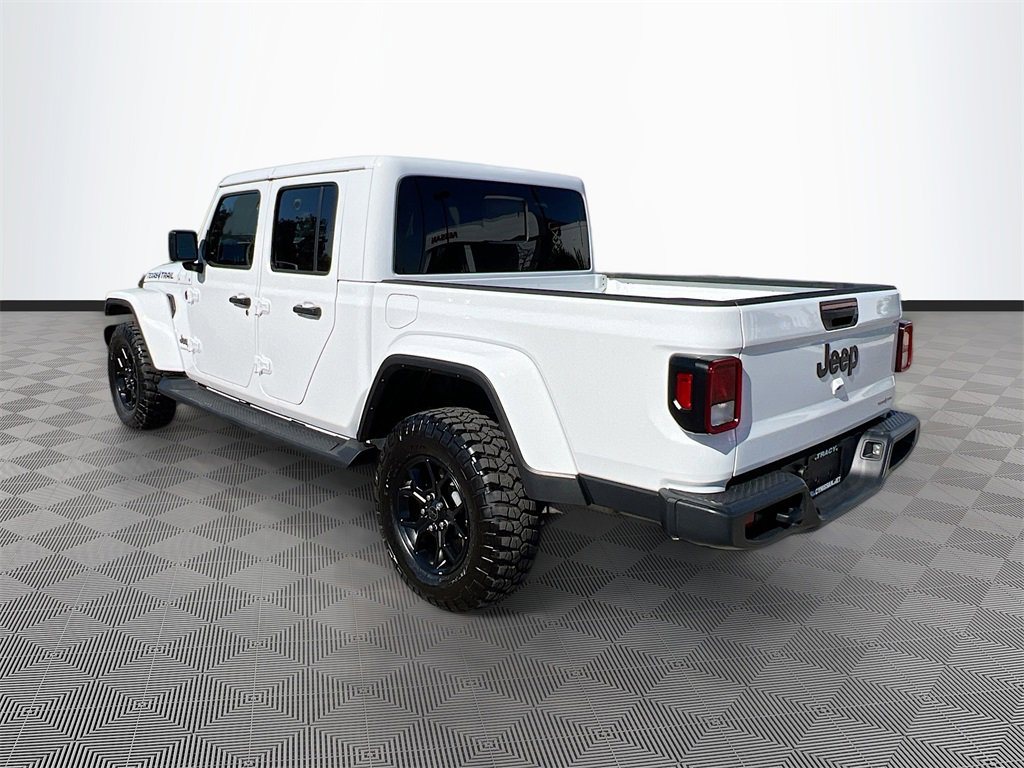 Used 2024 Jeep Gladiator Willys image 5