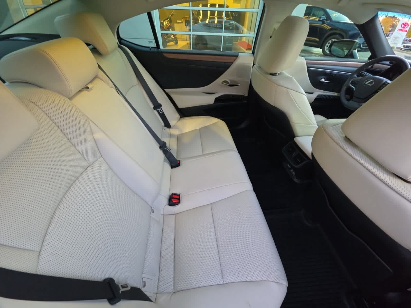 Used 2025 Lexus ES 350 w/ Premium Package FWD image 24