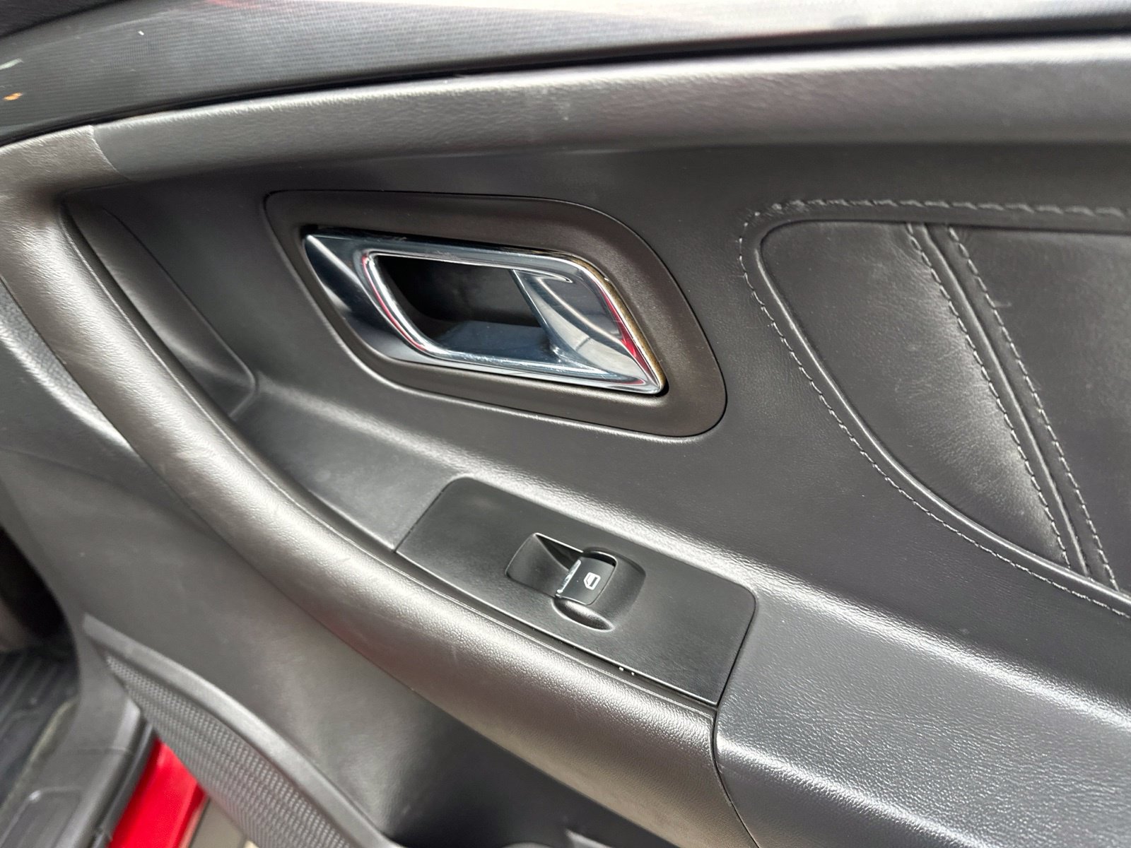 Used 2015 Ford Taurus SHO w/ Equipment Group 401A AWD/4WD image 34