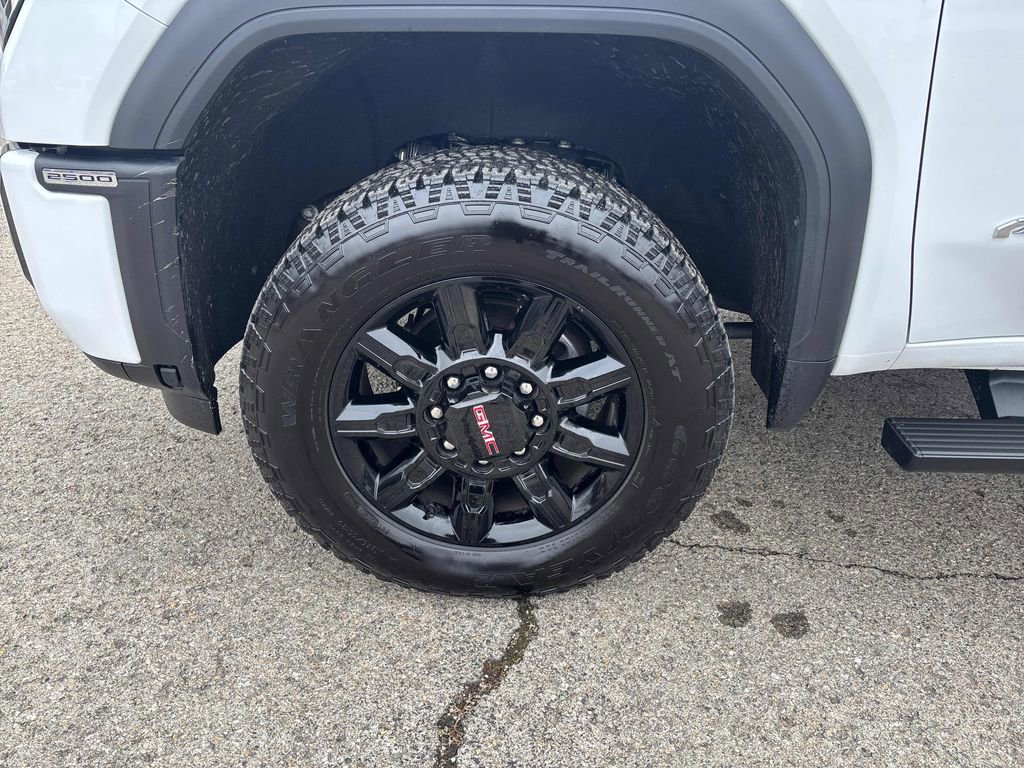 Used 2025 GMC Sierra 2500 AT4 w/ AT4 Premium Plus Package image 9