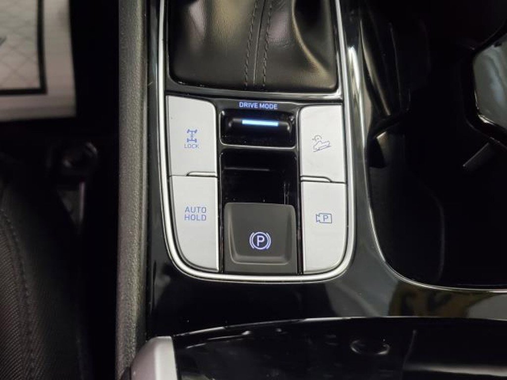 Used 2023 Hyundai Santa Cruz SE w/ Cargo Package image 21