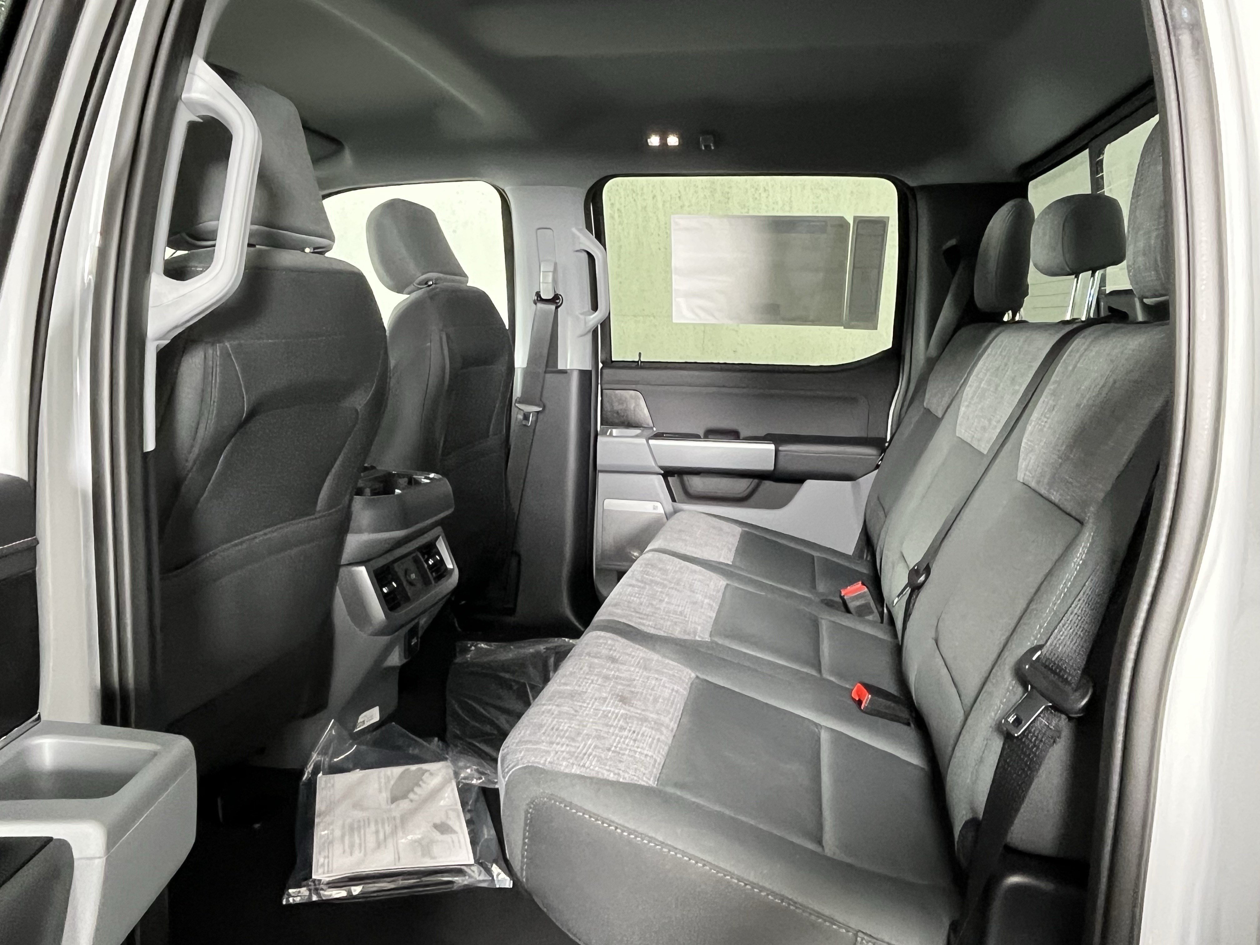 New 2026 Ford F250 XLT w/ XLT Premium Package AWD/4WD image 14