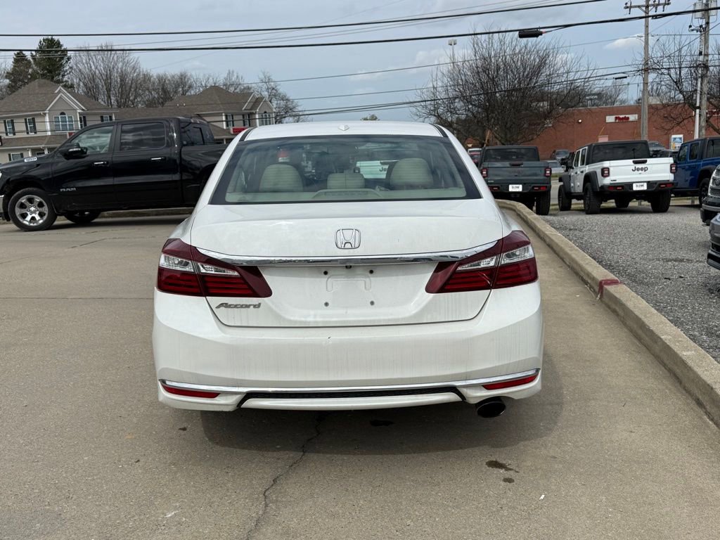 Used 2017 Honda Accord EX image 7