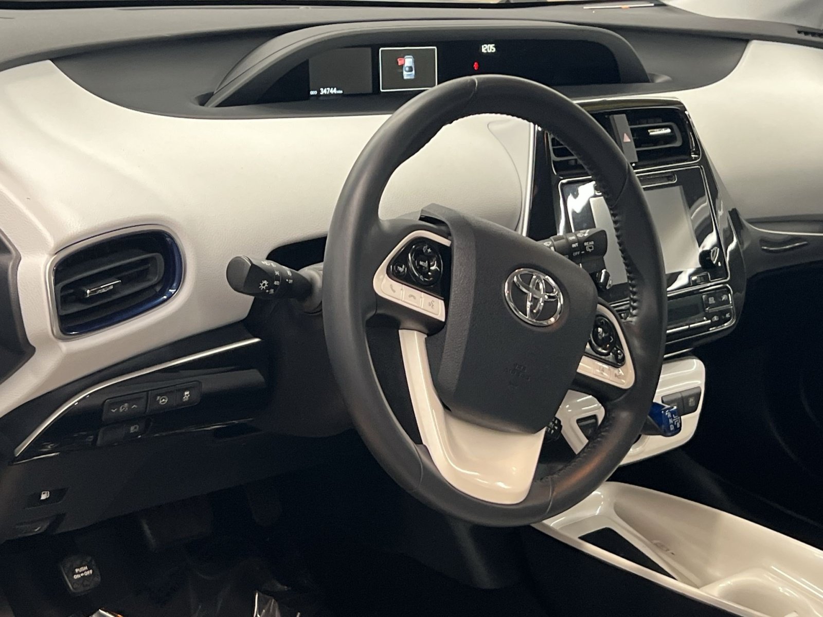 Used 2017 Toyota Prius Four Touring w/ Premium Convenience Package FWD image 13