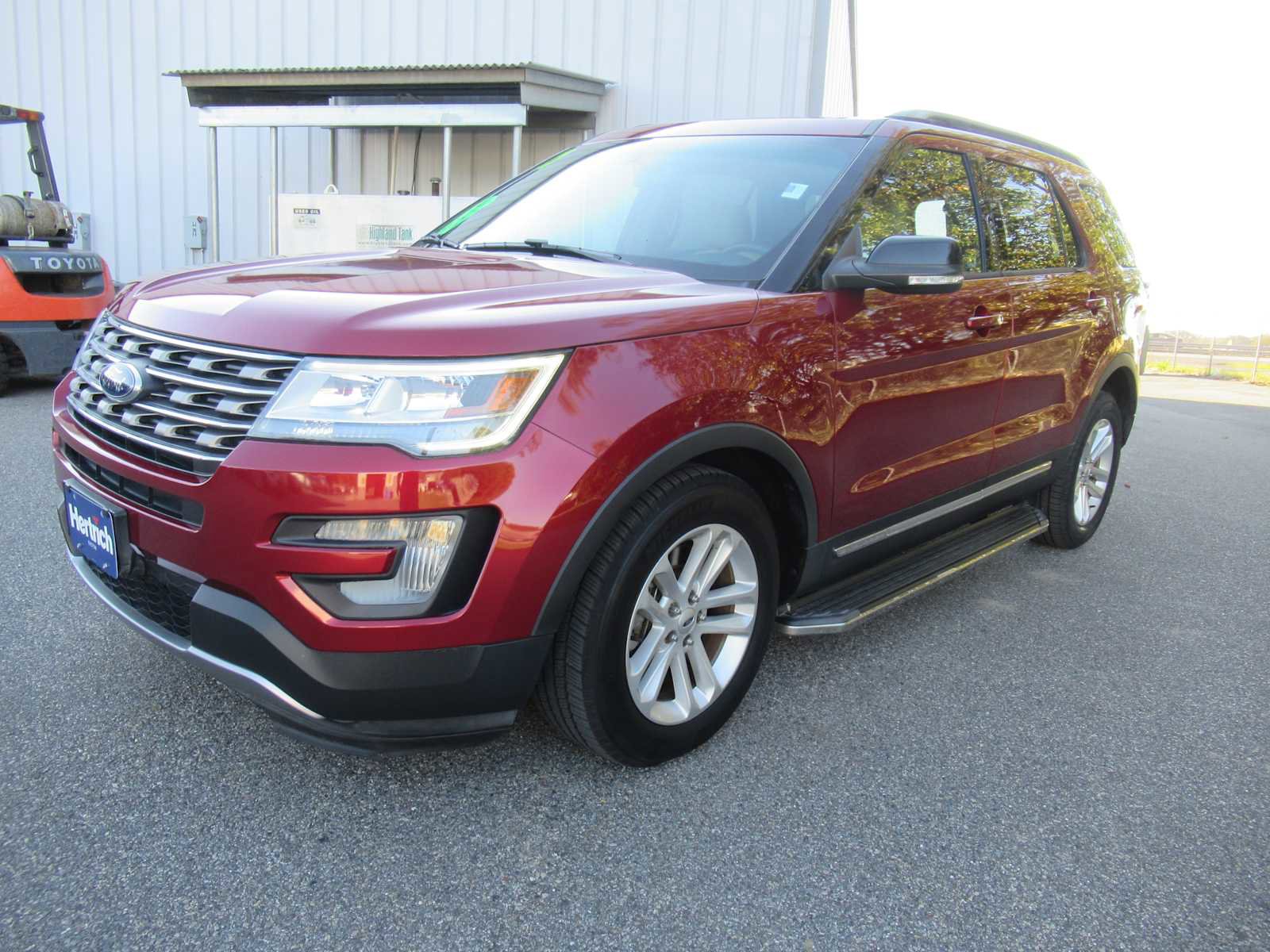 Used 2017 Ford Explorer XLT w/ Equipment Group 201A