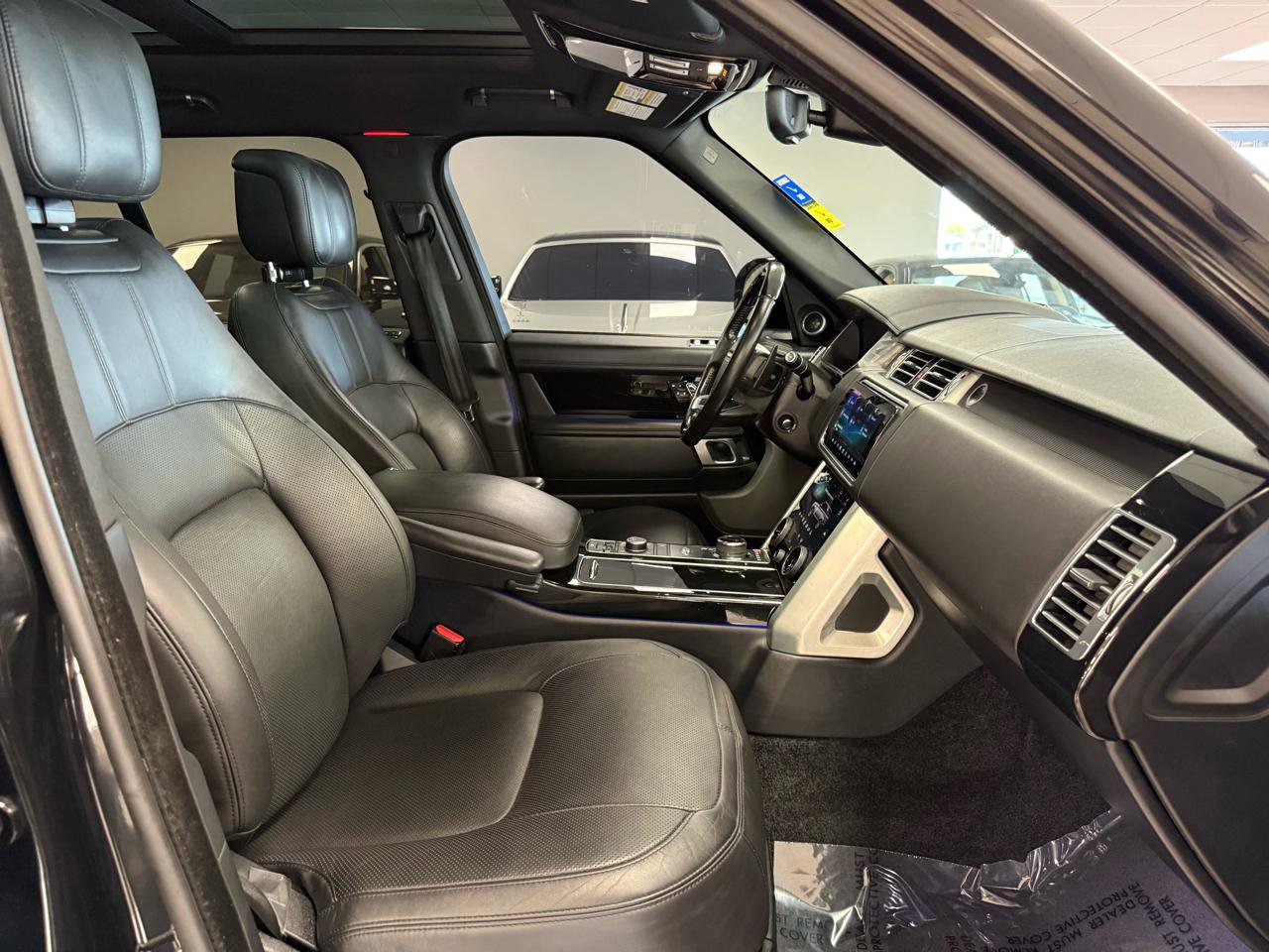 Used 2018 Land Rover Range Rover HSE AWD/4WD image 24