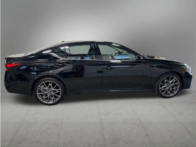 Used 2023 Nissan Altima 2.0 SR FWD image 6