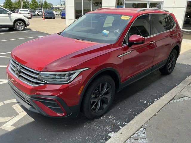 Used 2022 Volkswagen Tiguan SE AWD/4WD image 13