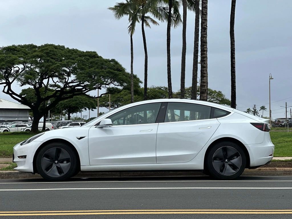 Used 2018 Tesla Model 3 Mid Range image 2