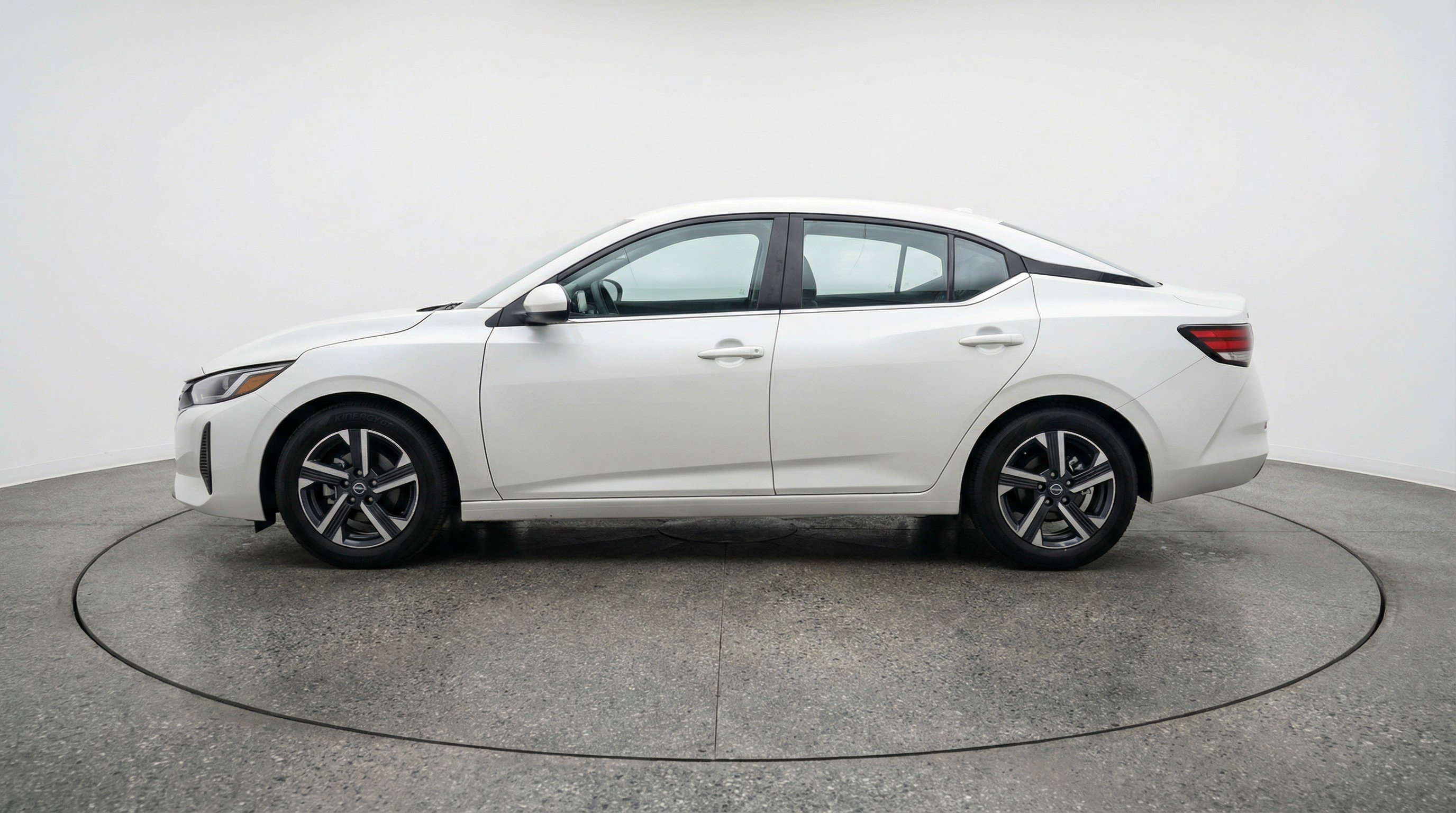 Used 2025 Nissan Sentra SV FWD image 5