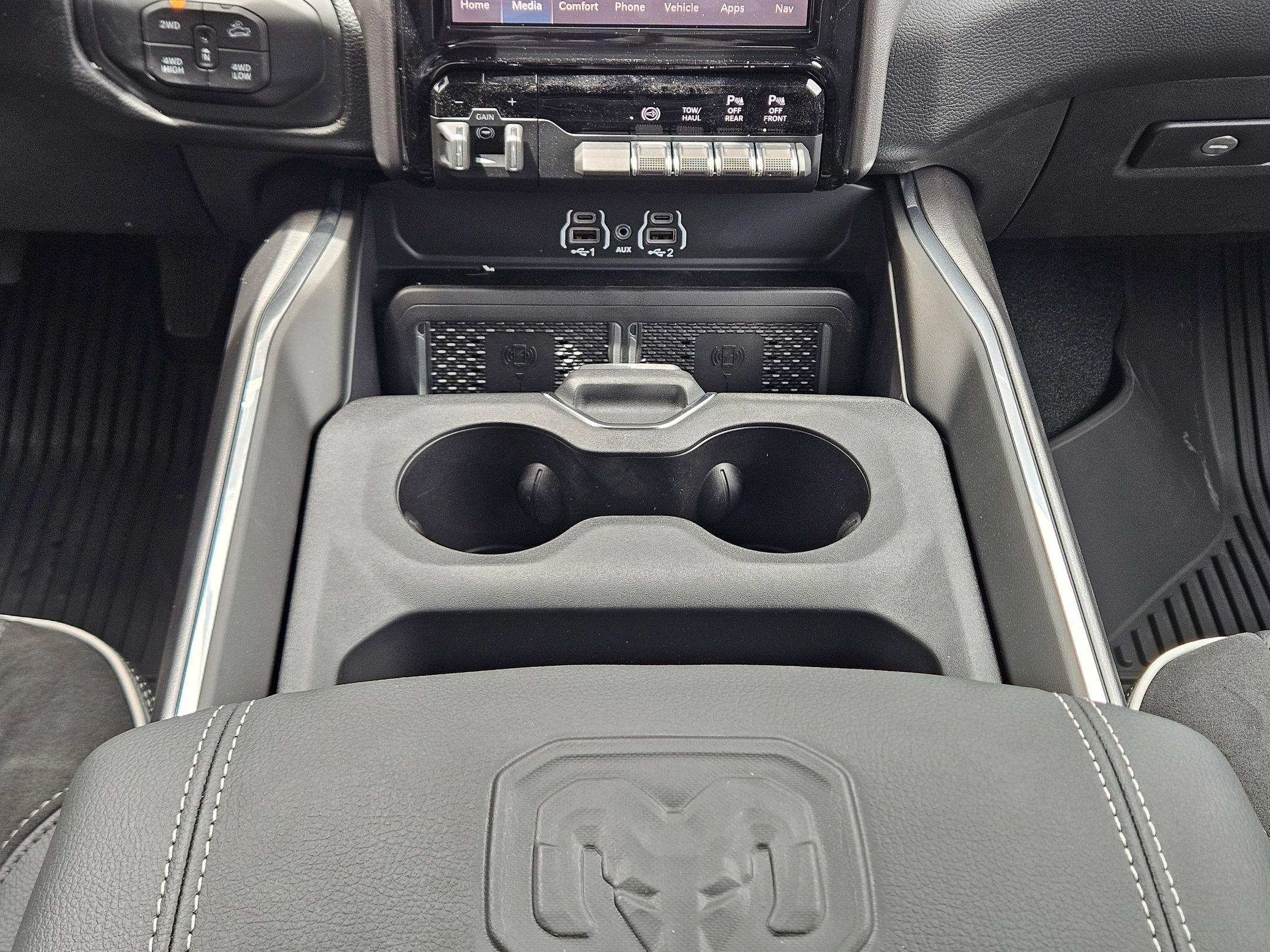 New 2026 RAM 2500 Laramie w/ Sport Appearance Package AWD/4WD image 10