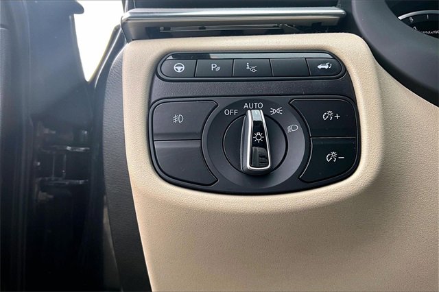 Used 2022 INFINITI QX50 Sensory image 15