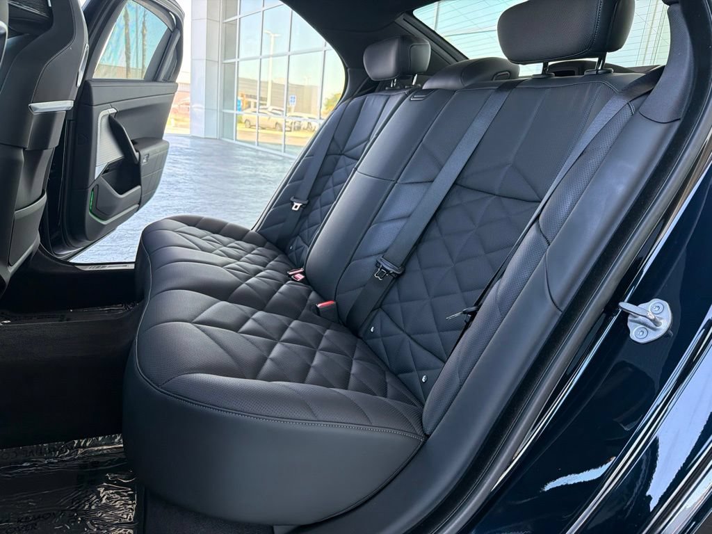 Used 2023 BMW 740i RWD image 14