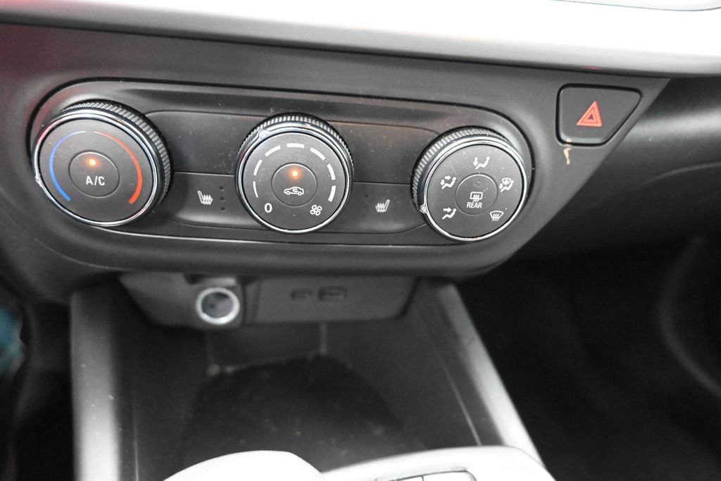 Used 2024 Chevrolet Trax RS FWD image 15
