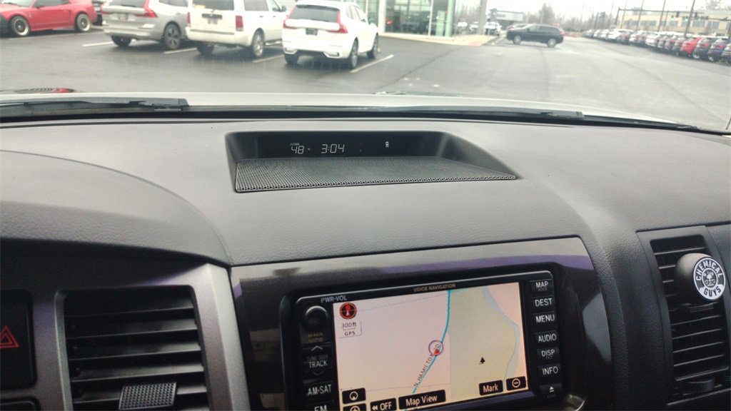 Used 2011 Toyota Tundra 4x4 CrewMax image 18