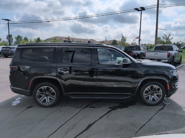 Used 2022 Jeep Wagoneer Series III AWD/4WD image 6