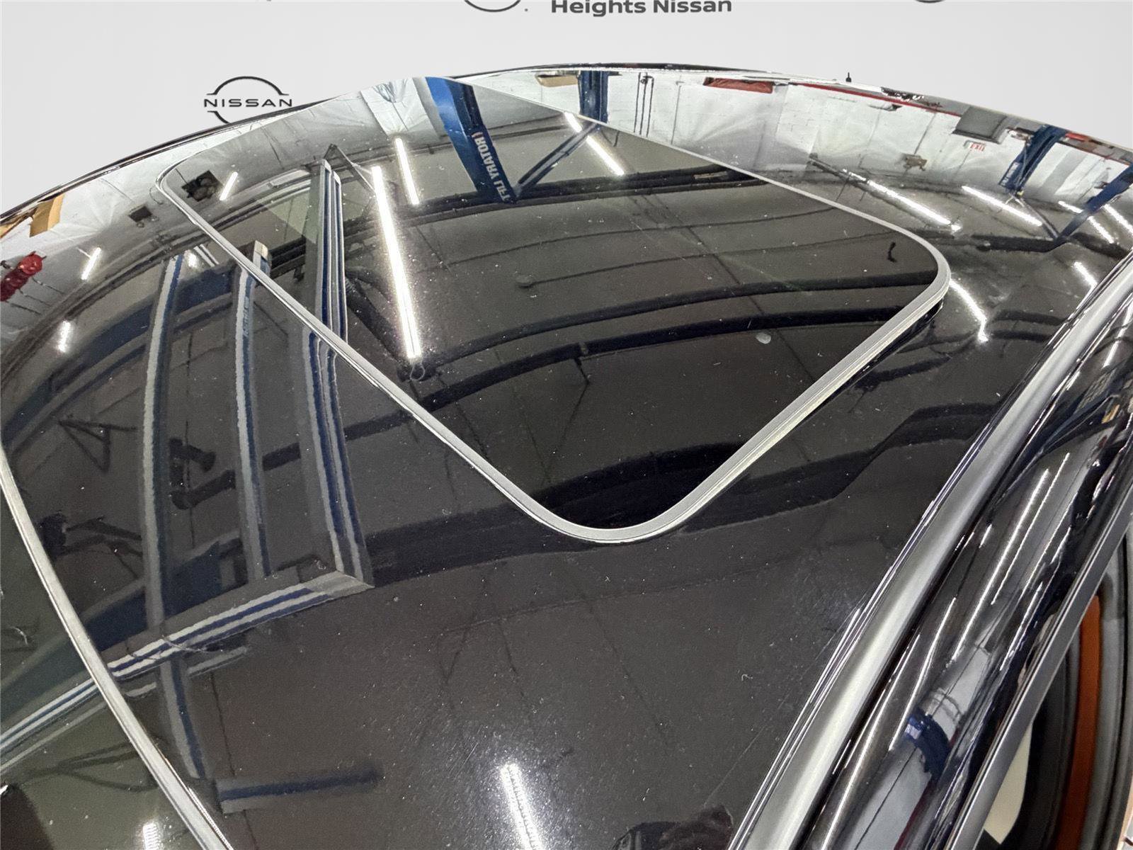 Used 2024 Nissan Sentra SR w/ SR Premium Package image 29