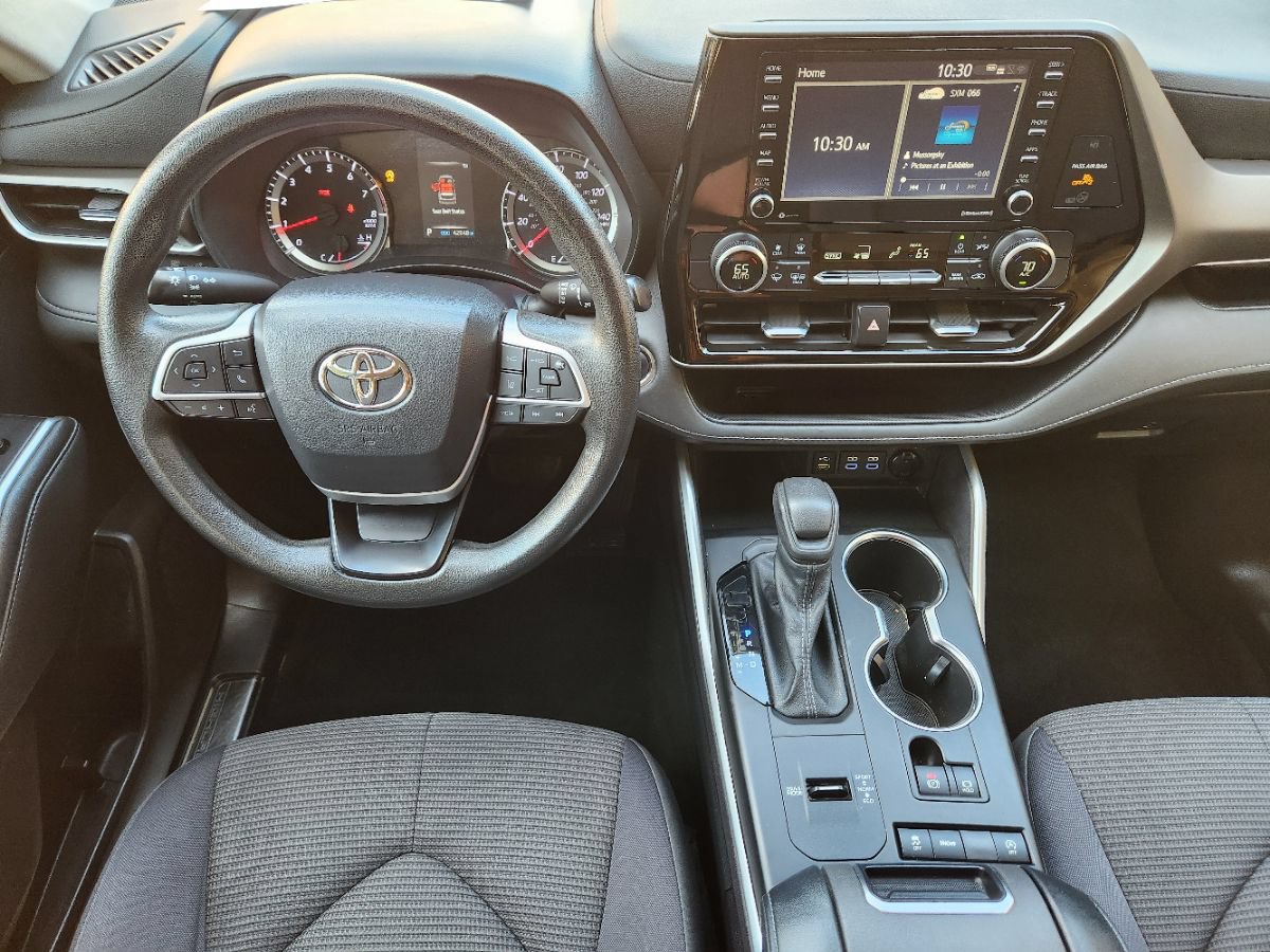 Used 2022 Toyota Highlander L FWD image 46