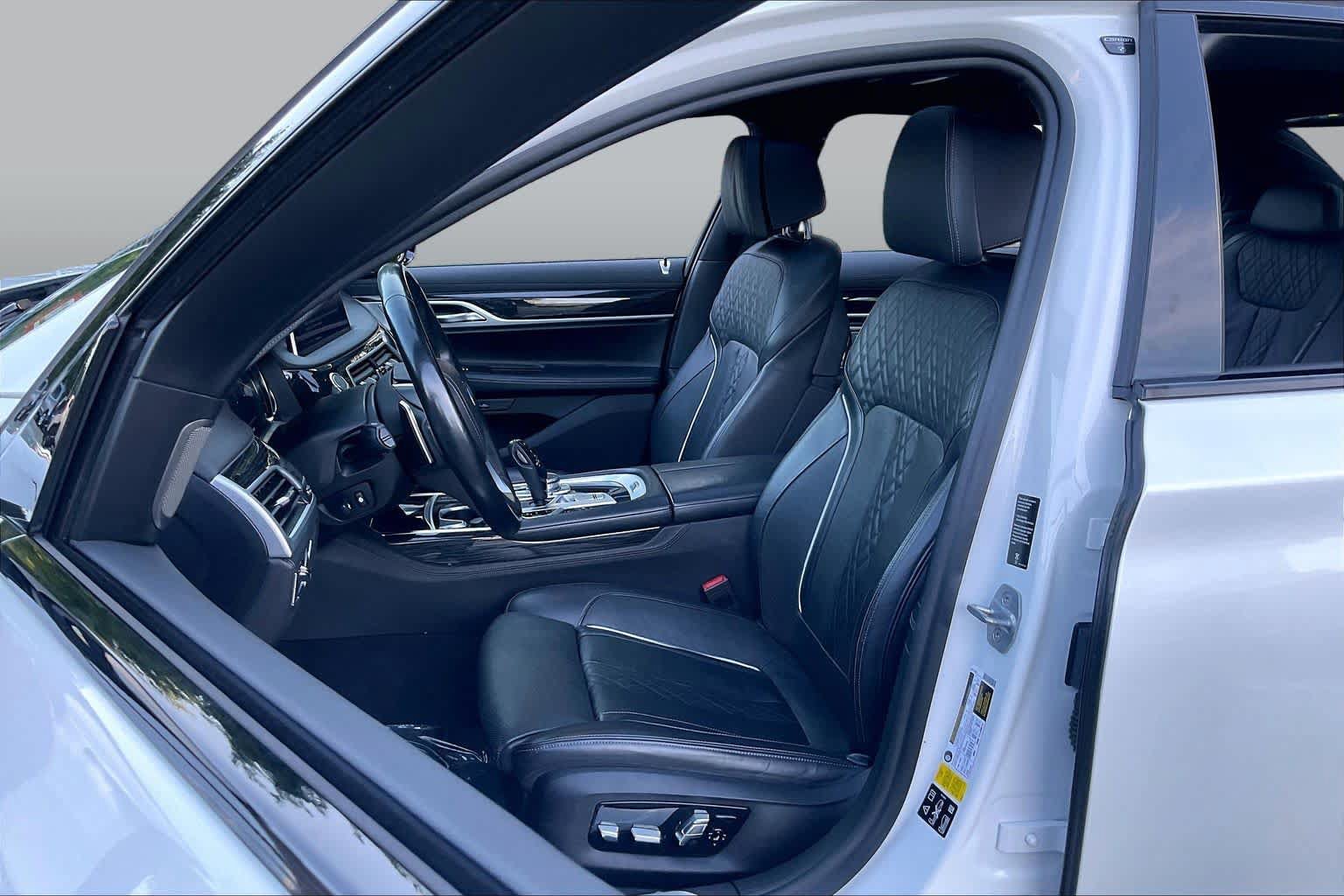 Used 2019 BMW 750i xDrive w/ M Sport Package AWD/4WD image 7