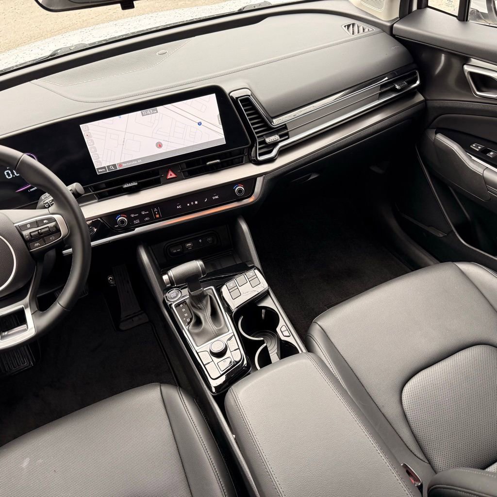Used 2025 Kia Sportage EX image 29