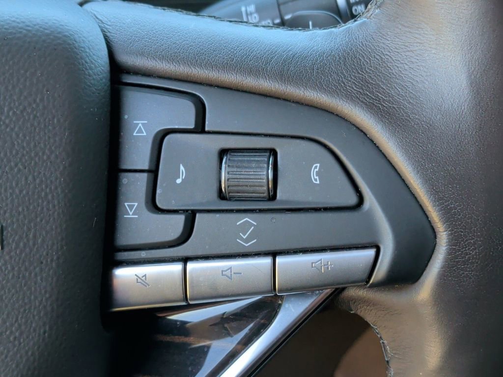 Used 2023 Cadillac Escalade Premium Luxury w/ LPO, Radiant Package image 19