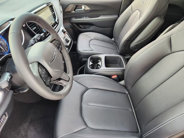 New 2026 Chrysler Pacifica Select w/ S Appearance Package FWD image 8
