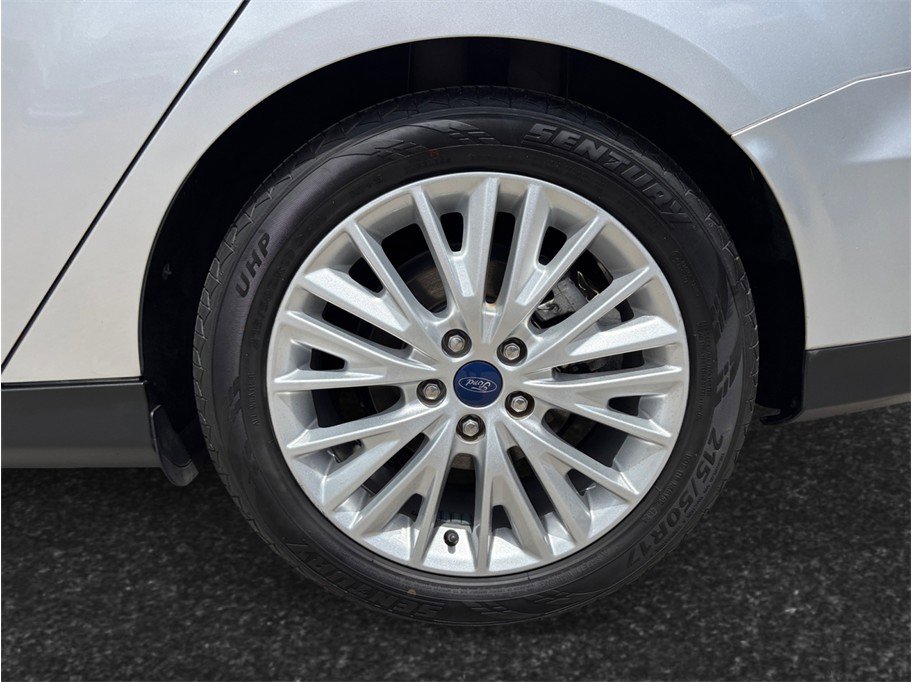Used 2018 Ford Focus Titanium w/ Titanium Technology Package FWD image 15