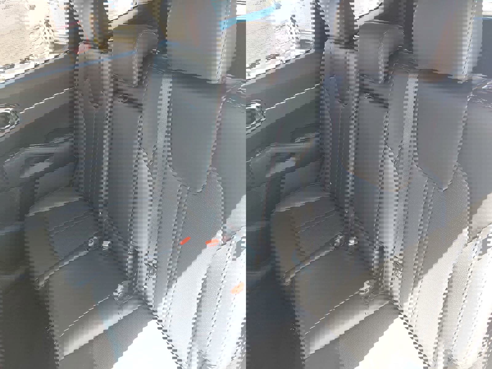 Used 2024 Kia Sorento S w/ Panoramic Sunroof Package FWD image 15