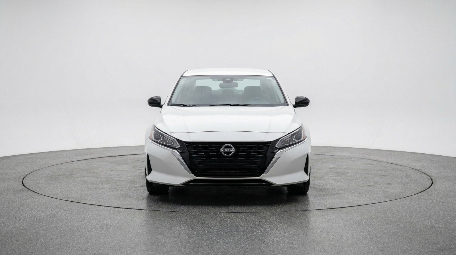 Used 2025 Nissan Altima 2.5 SV FWD image 2