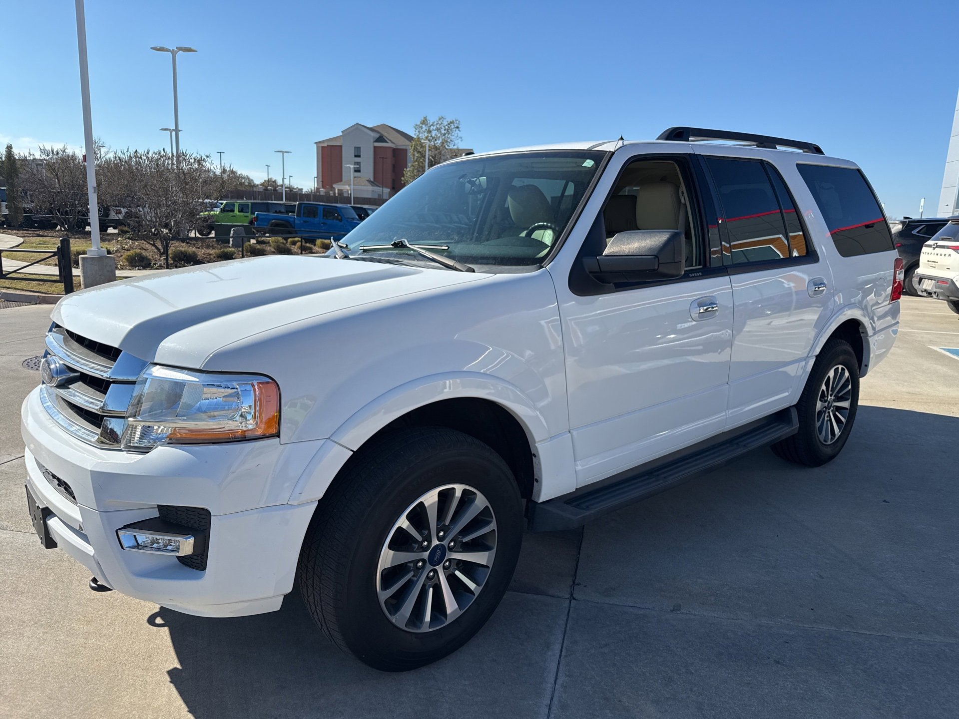 Used 2015 Ford Expedition XLT w/ Equipment Group 202A image 3