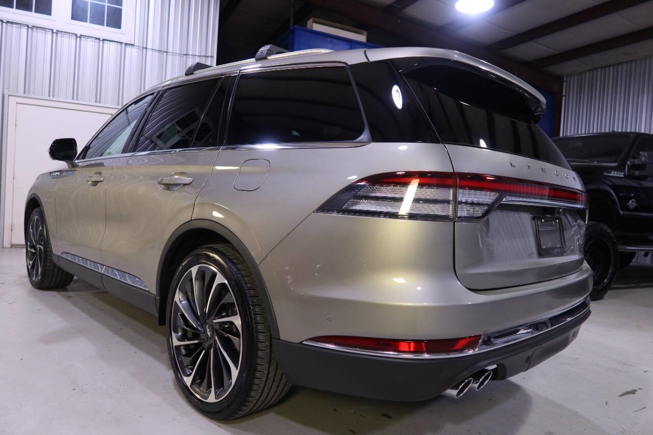 Used 2023 Lincoln Aviator Reserve w/ Equipment Group 201A image 3